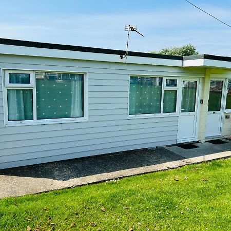 2 Bedroom Chalet Sb113, Sandown Bay, Isle Of Wight Brading Exterior photo